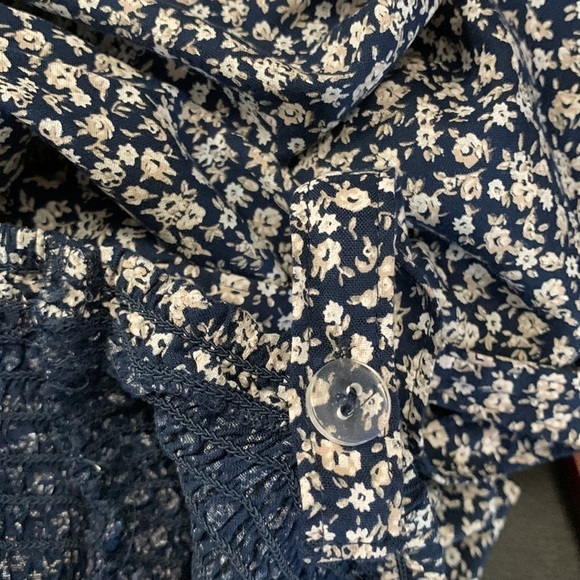Hollister XS Floral Print Open Ruffled Leg Dress - Picture 12 of 14
